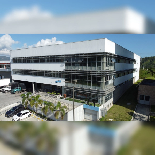 Frimac – Oficinas zona franca Santander