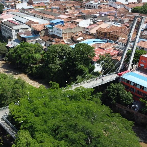 Puente peatonal CC El puente